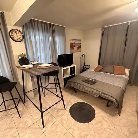 Center شقة فارنا